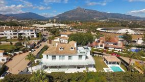 Villa en venta en La Pera, Nueva Andalucia