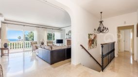 Villa for sale in Cumbres de Elviria with 5 bedrooms