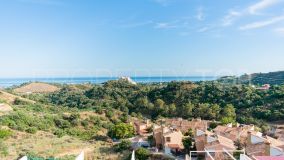 Great value apartment in the hills of Estepona! Excellent as a starter home or for rental investment.