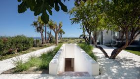 Villa for sale in Monte Halcones, Benahavis