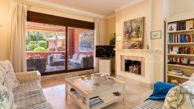 Apartamento en venta en Alhambra del Golf, Estepona Este