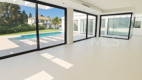 Villa en venta en El Chaparral, Mijas Costa
