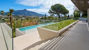 Villa for sale in Las Brisas, Nueva Andalucia
