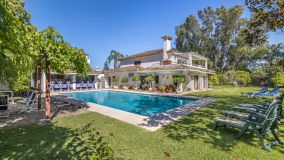 Villa for sale in Cancelada, Estepona East