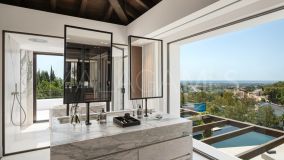 Villa for sale in La Quinta, Benahavis