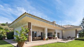 Villa for sale in Puerto del Almendro, Benahavis