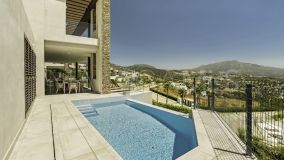 Villa for sale in La Alqueria, Benahavis