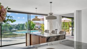 Villa for sale in Nueva Andalucia, Marbella