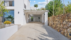 Villa for sale in Nueva Andalucia, Marbella