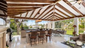 Villa for sale in La Cerquilla, Nueva Andalucia