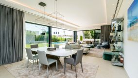 Villa for sale in Linda Vista Baja, San Pedro de Alcantara