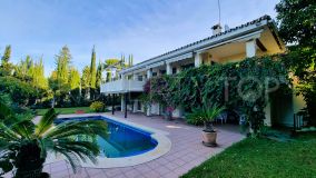For sale villa in Guadalmina Alta with 4 bedrooms
