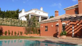 Buy villa in Sotogrande Alto