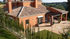 Buy villa in Sotogrande Alto