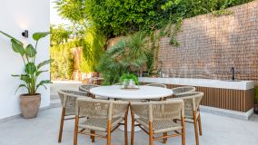 Villa en venta en Nueva Andalucia, Marbella