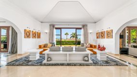 Chalet for sale in Nueva Andalucia, Marbella