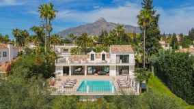 Exquisite Villa in Marbella's Golf Valley
