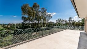 Villa for sale in Los Naranjos, Nueva Andalucia