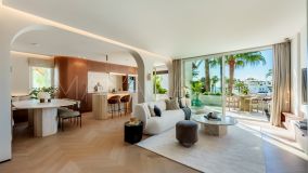 Takvåning for sale in Beach Side New Golden Mile, Estepona Öst