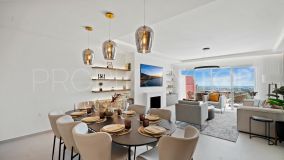 Buy 4 bedrooms penthouse in Monte Halcones