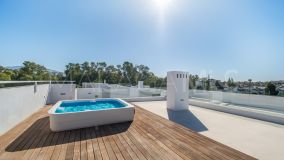 Villa for sale in El Paraiso, Estepona Öst