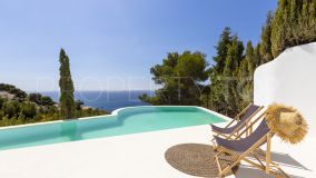 Villa de estilo ibicenco con fantásticas vistas ubicada en la zona de Costa Nova, Jávea