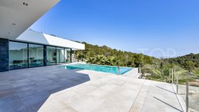 Modern design villa with views of the valley in the Costa Blanca.