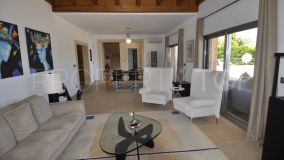 Villa en venta con 5 dormitorios en Puerta Fenicia