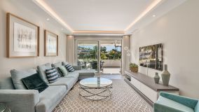 Lägenhet for sale in Nueva Andalucia, Marbella