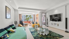Zweistöckiges Penthouse zu verkaufen in Menara Beach, Estepona Ost