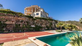 Villa for sale in Forest Hills, Altos de Estepona
