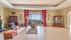 Villa for sale in Forest Hills, Altos de Estepona