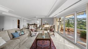 Villa for sale in Rio Real, Marbella Est