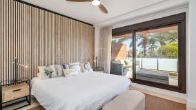 Apartamento en venta en Las Salinas, Estepona Este