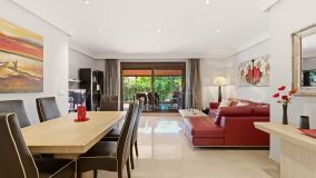 Erdgeschosswohnung zu verkaufen in Las Salinas, Estepona Ost