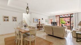Zweistöckiges Penthouse zu verkaufen in Menara Beach, Estepona Ost