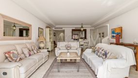 Zweistöckiges Penthouse zu verkaufen in Menara Beach, Estepona Ost