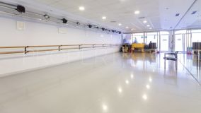 Propiedad de Estudio de Baile Comercial con Configuración Completa de Ballet, Ubicación Ideal en Estepona.