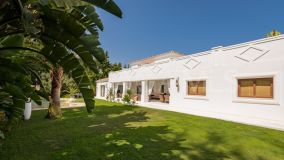 Villa en venta en Atalaya, Estepona