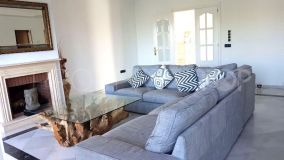 Buy villa with 5 bedrooms in Zona B