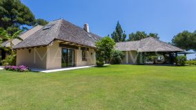 Villa for sale in Rio Real, Marbella Est