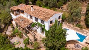 Villa for sale in Sayalonga