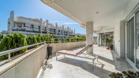 Apartamento en venta en Playa de la Fontanilla, Marbella Ciudad