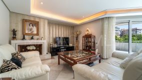 Apartamento en venta en Playa de la Fontanilla, Marbella Ciudad