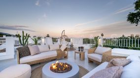 Town House for sale in Azahara II, Nueva Andalucia