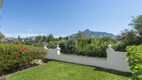Reihenhaus zu verkaufen in Aloha Pueblo, Nueva Andalucia
