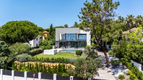 Villa for sale in Hacienda las Chapas, Marbella East