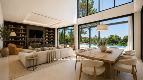 Villa for sale in Hacienda las Chapas, Marbella Est