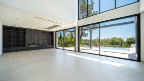 Villa for sale in Hacienda las Chapas, Marbella Öst