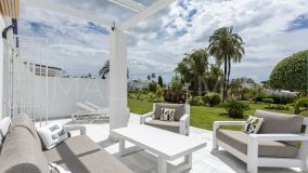 Markplanslägenhet for sale in La Rinconada, Nueva Andalucia